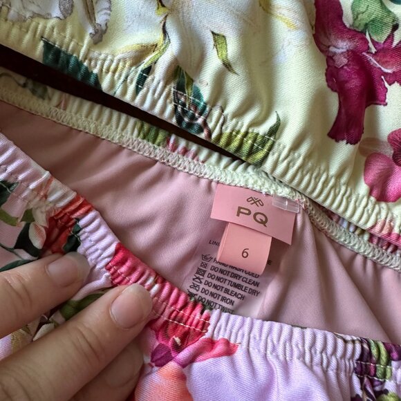 PQ SWIM KIDS {NWT} Ruffle Bikini in Summer Hibiscus | sizes 4 and 6 - Picture 6 of 9